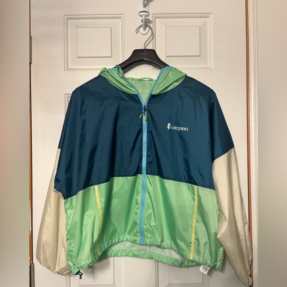 Women’s Cotopaxi cropped windbreaker